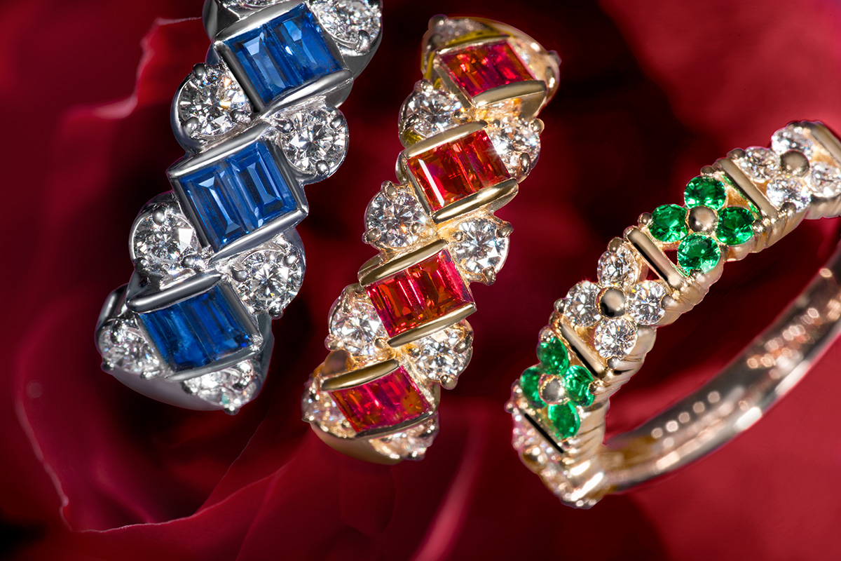 宝石の色と貴金属の色